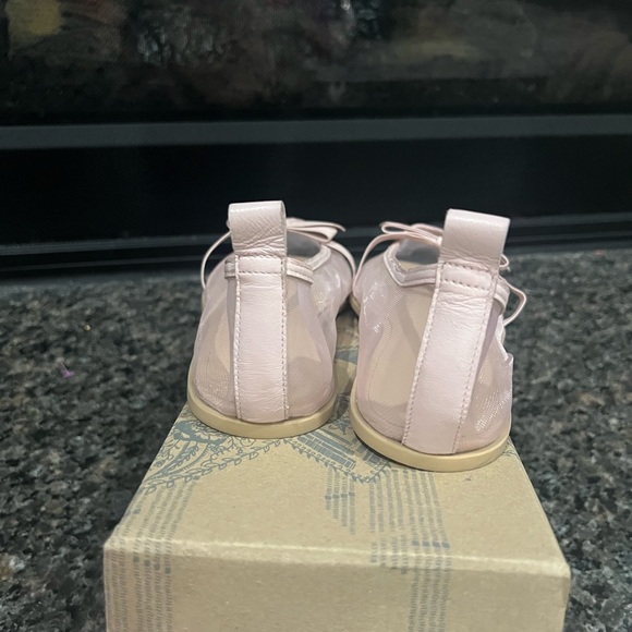 Mesh Mania Bow Flats labeled size 10 but runs big SEE MEASUREMENTS - Picture 11 of 16